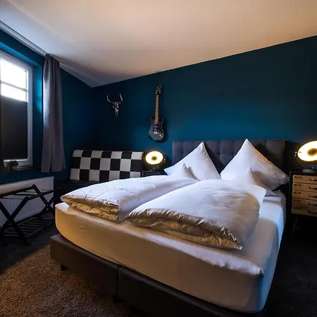 Engel Hotel + Diner 3*